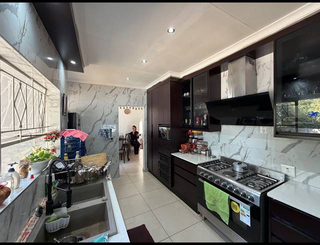 4 BEDROOM HOUSE FOR SALE IN BRACKENHURST